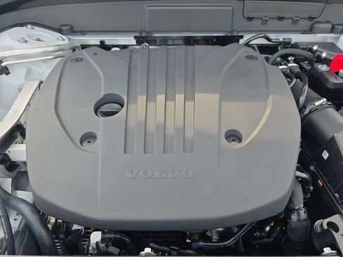 New 2026 Volvo XC60 B5 Ultra w/ Protection Package Premier image 41