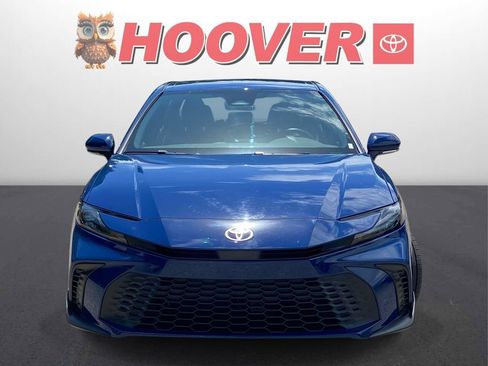 Used 2025 Toyota Camry SE w/ Convenience Package FWD image 9