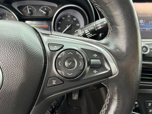 Used 2020 Buick Envision Essence FWD image 18