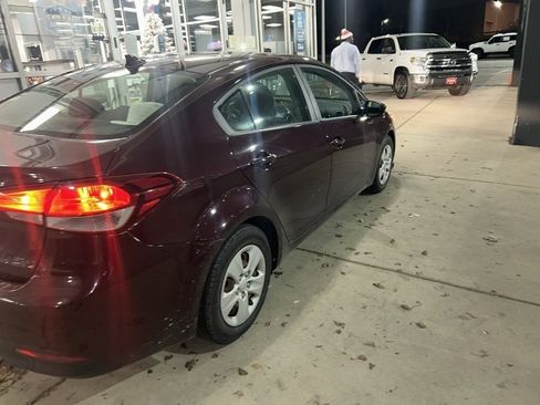 Used 2018 Kia Forte LX w/ LX Rear Camera Package image 6
