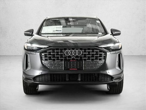 Certified 2025 Audi Q5 Premium w/ Convenience Package AWD/4WD image 2
