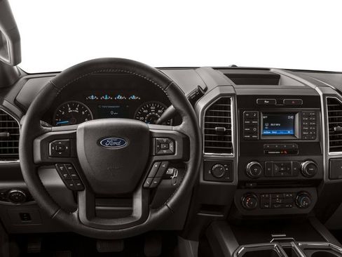 Used 2017 Ford F150 XLT AWD/4WD image 7