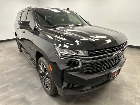 Used 2021 Chevrolet Suburban RST w/ Luxury Package image 8
