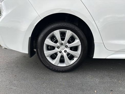 Certified 2025 Toyota Corolla LE image 34