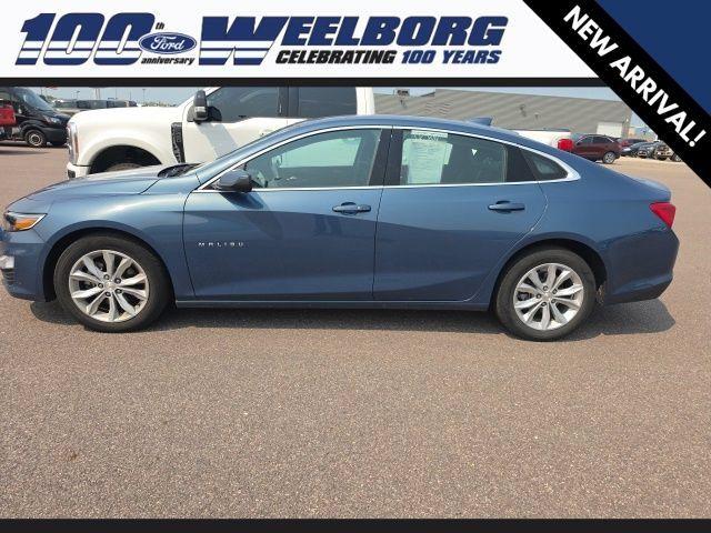 Used 2025 Chevrolet Malibu LT FWD image 2