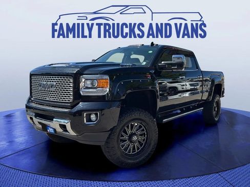 Used 2017 GMC Sierra 2500 Denali AWD/4WD image 1