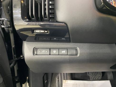 Used 2022 Nissan Pathfinder SV w/ SV Premium Package AWD/4WD image 8