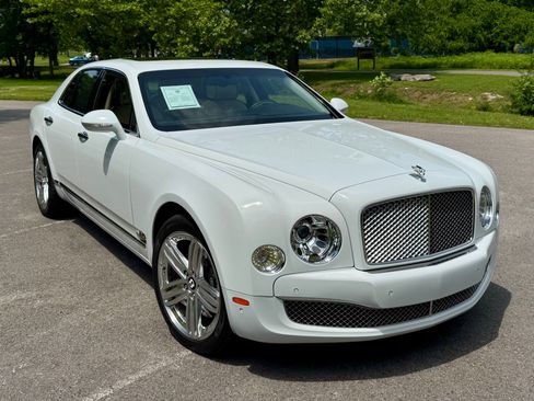 Used 2013 Bentley Mulsanne w/ Rear Entertainment Pkg image 1