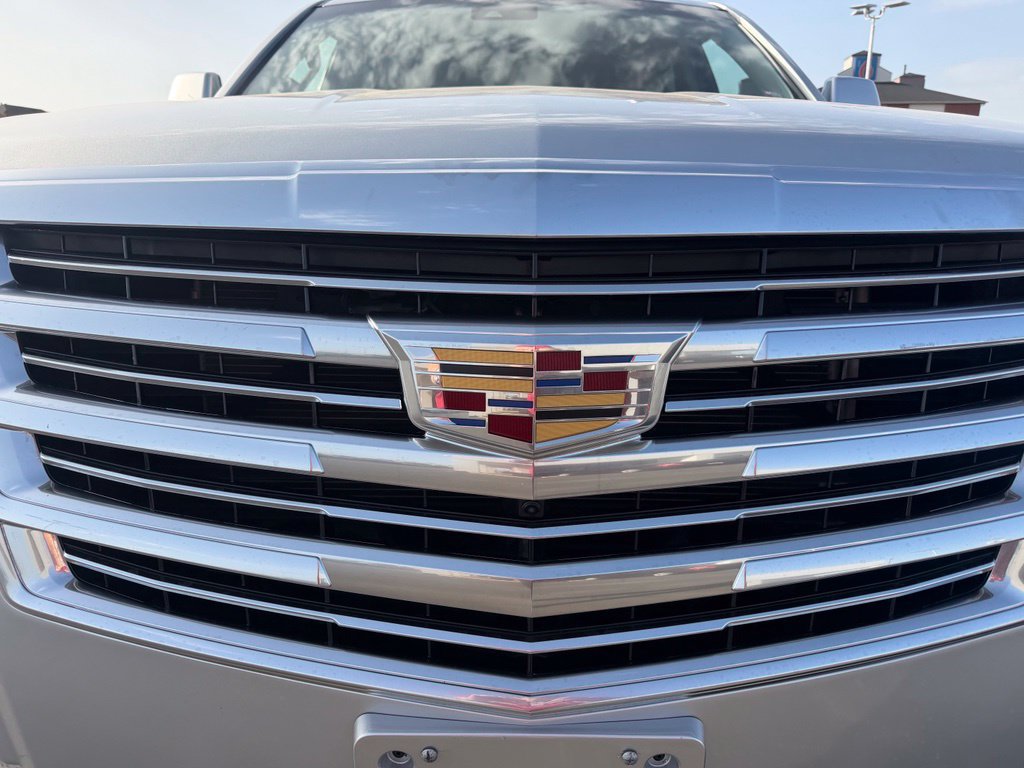 Used 2017 Cadillac Escalade ESV Luxury AWD/4WD image 7