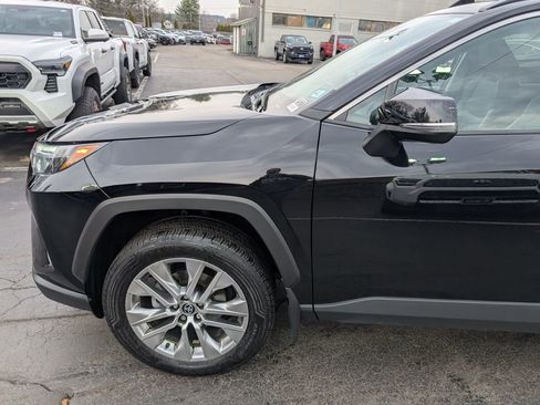 Used 2023 Toyota RAV4 XLE Premium image 2