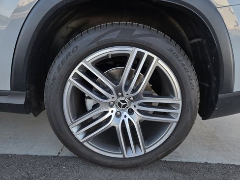 Used 2024 Mercedes-Benz GLS 450 4MATIC image 47