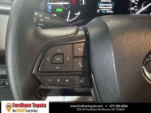 Used 2024 Toyota Sienna LE FWD image 21