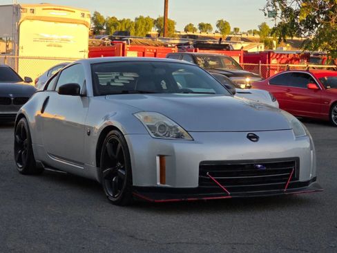 Used 2008 Nissan 350Z Touring image 3