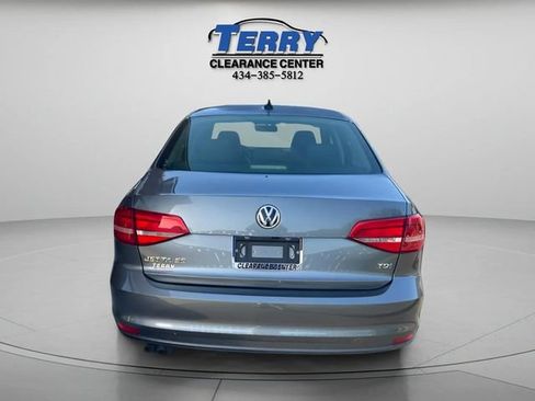 Used 2015 Volkswagen Jetta TDI SE FWD image 4