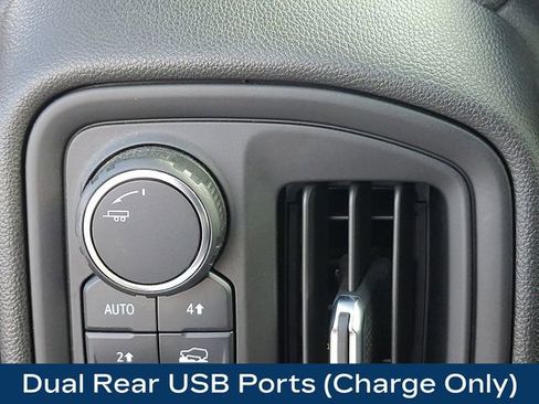 Used 2024 Chevrolet Silverado 1500 Custom image 9