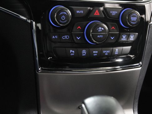 Used 2020 Jeep Grand Cherokee Limited image 14