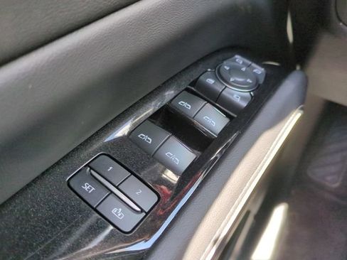 Used 2022 Cadillac Escalade ESV Premium Luxury AWD/4WD image 30