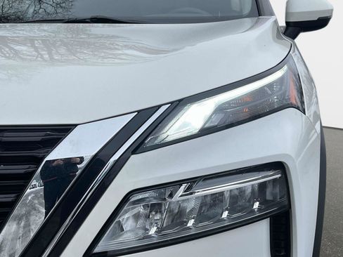 Certified 2023 Nissan Rogue SV image 10