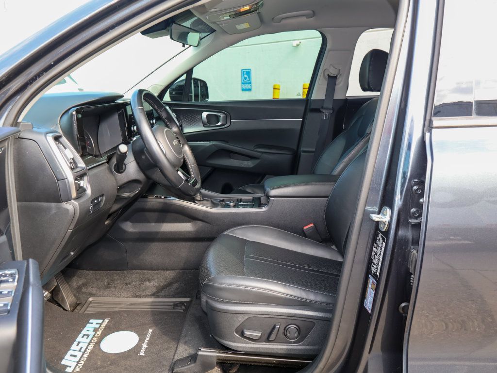 Used 2022 Kia Sorento S FWD image 11