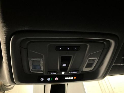Used 2021 GMC Sierra 1500 Denali AWD/4WD image 3