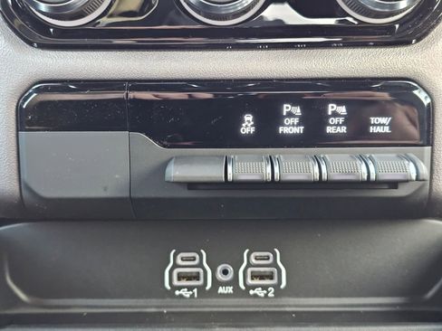 New 2026 RAM 1500 Big Horn AWD/4WD image 14