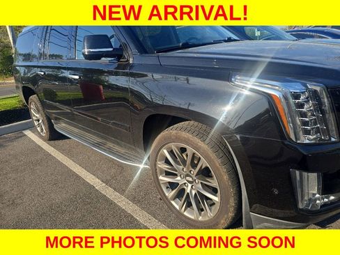 Used 2020 Cadillac Escalade ESV Luxury w/ Escalade Sport Edition AWD/4WD image 2