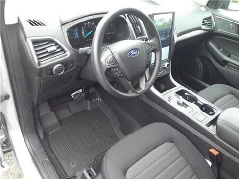 Used 2024 Ford Edge SE image 43