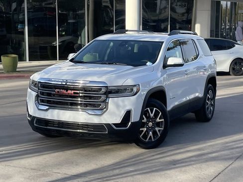 Used 2023 GMC Acadia SLE w/ Driver Convenience Package image 8