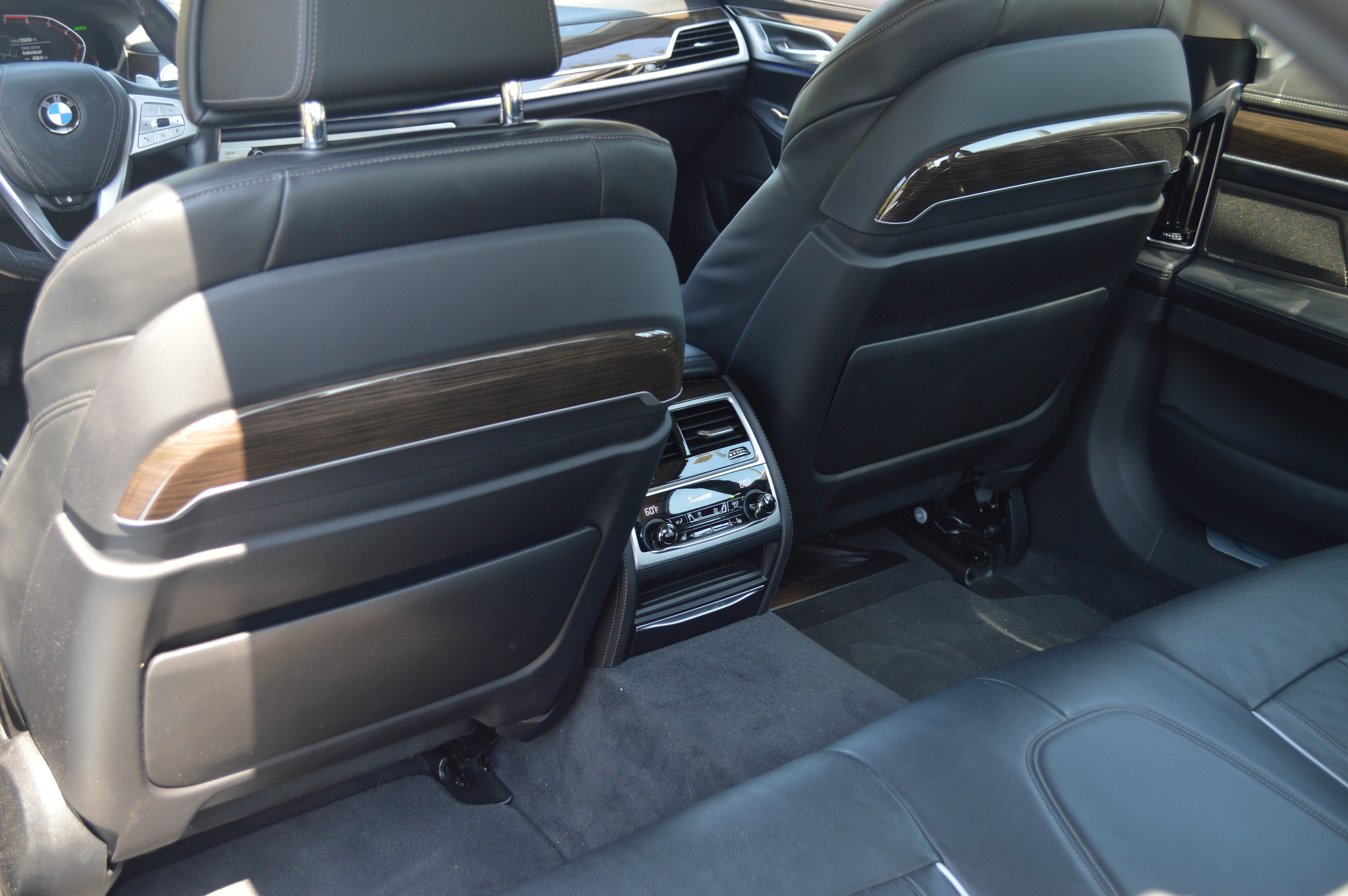 Used 2022 BMW 750i xDrive w/ Executive Package AWD/4WD image 29