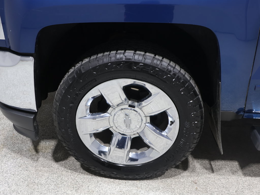 Used 2018 Chevrolet Silverado 1500 LT w/ LT Eassist Package AWD/4WD image 9