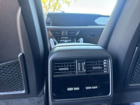 Used 2024 Porsche Cayenne Coupe image 13