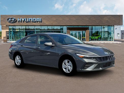 New 2026 Hyundai Elantra SE FWD image 10