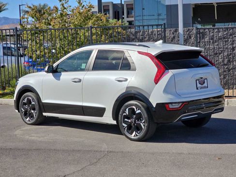 Used 2023 Kia Niro Wave image 7