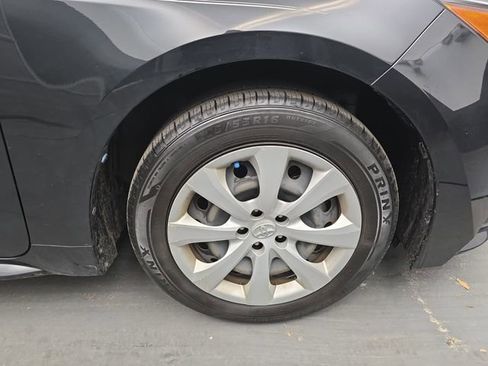 Used 2022 Toyota Corolla LE image 12