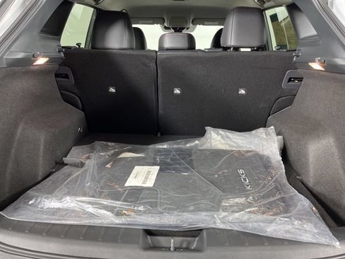 Certified 2025 Nissan Kicks SR FWD image 46