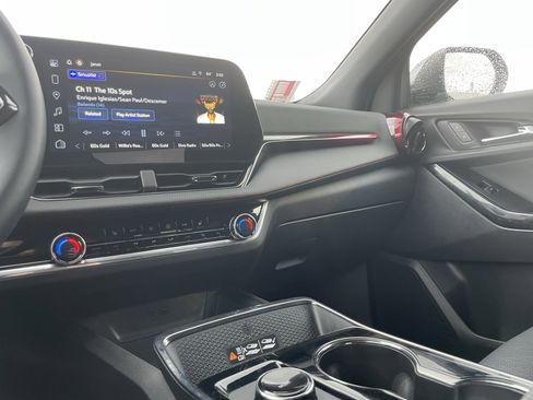 Used 2025 Chevrolet Equinox RS w/ Safety and Technology Package image 20