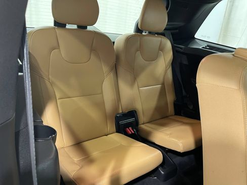 Used 2018 Volvo XC90 T6 Momentum w/ Convenience Package AWD/4WD image 32