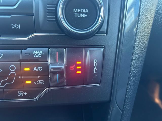 Used 2019 Ford Explorer XLT w/ Equipment Group 202A AWD/4WD image 31
