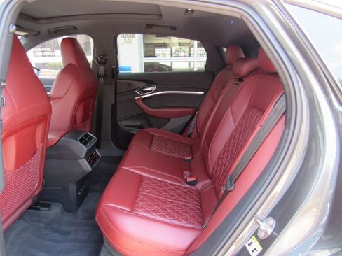 Used 2023 Audi e-tron S Premium Plus w/ Black Optic Package image 19