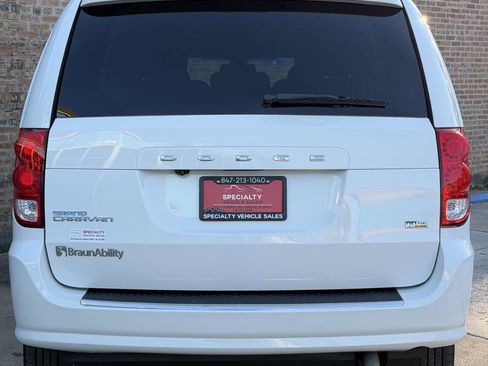 Used 2019 Dodge Grand Caravan SE image 11