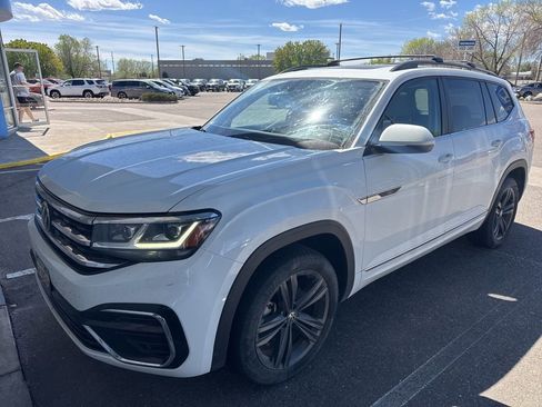 Used 2021 Volkswagen Atlas SE w/ Panoramic Sunroof Package image 2