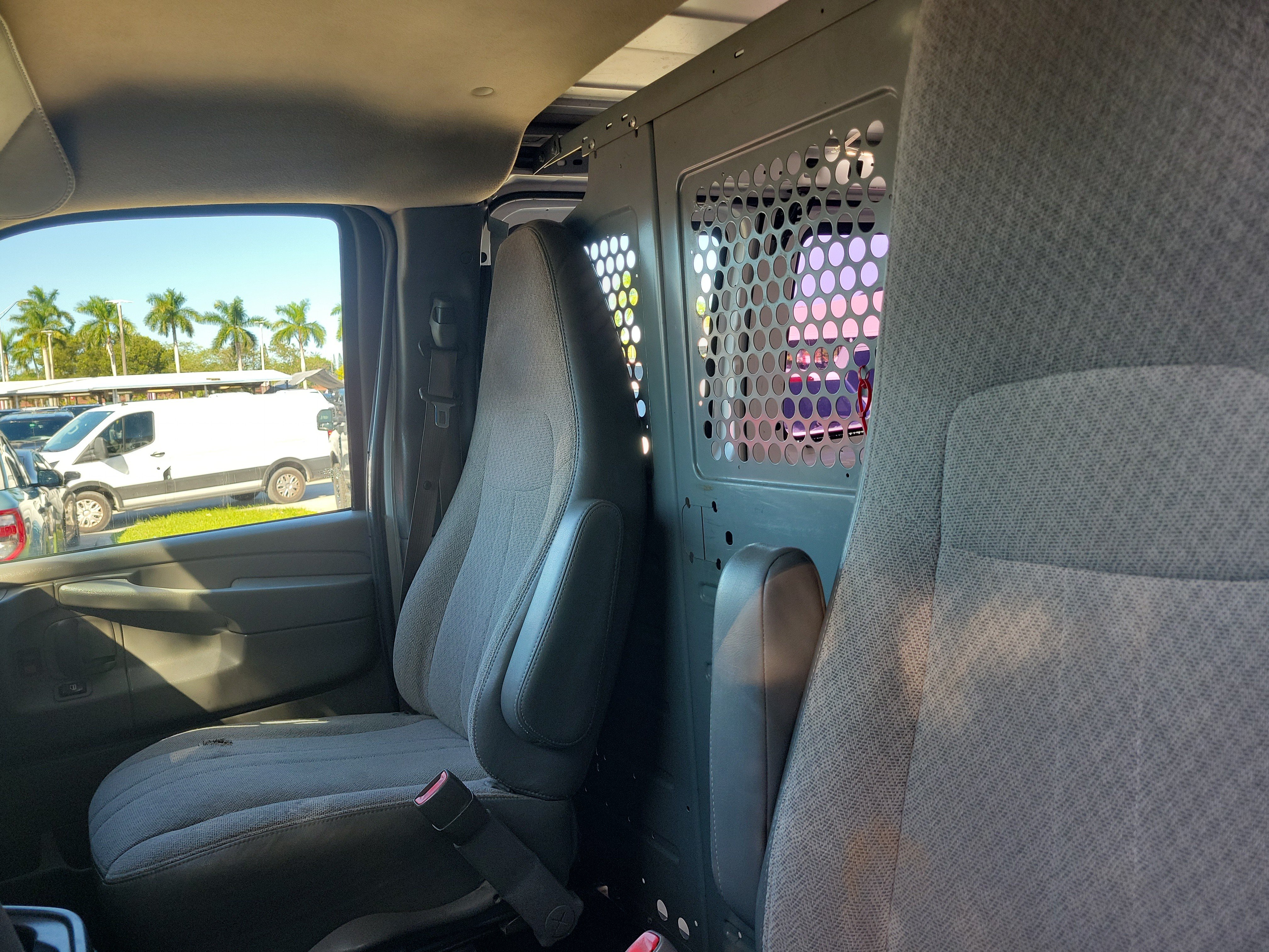 Used 2014 GMC Savana 2500 RWD image 17