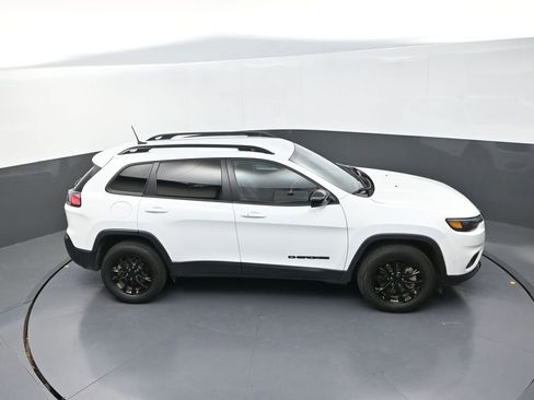 Used 2023 Jeep Cherokee Altitude Lux image 22