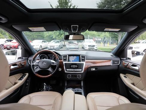 Used 2013 Mercedes-Benz GL 550 4MATIC image 39