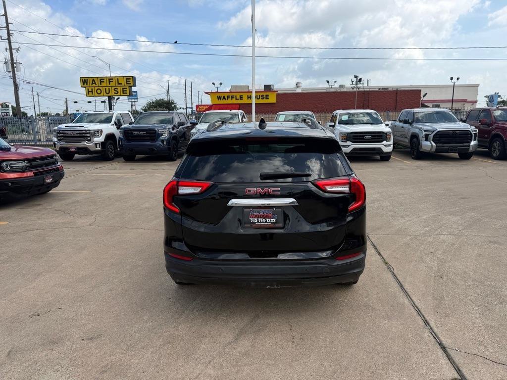Used 2023 GMC Terrain SLE w/ Driver Convenience Package FWD image 9