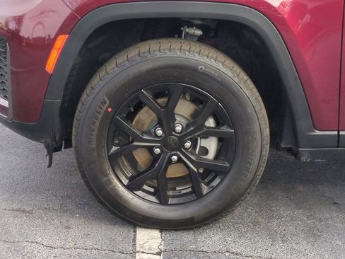 New 2026 Jeep Grand Cherokee Altitude AWD/4WD image 10