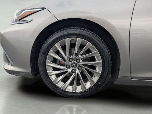 Used 2019 Lexus ES 350 w/ Accessory Package image 28