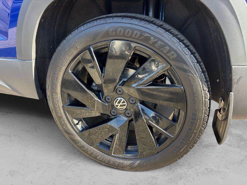 Certified 2024 Volkswagen Taos SEL AWD/4WD image 9