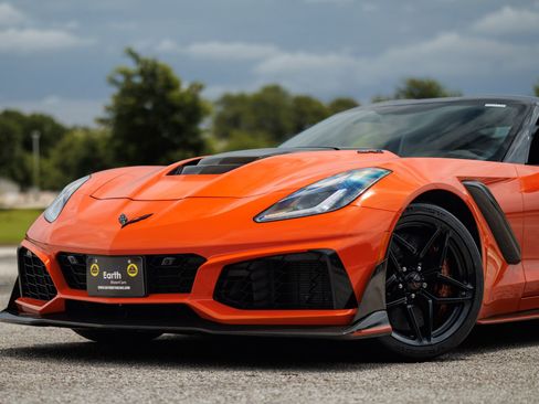 Used 2019 Chevrolet Corvette ZR1 RWD image 7