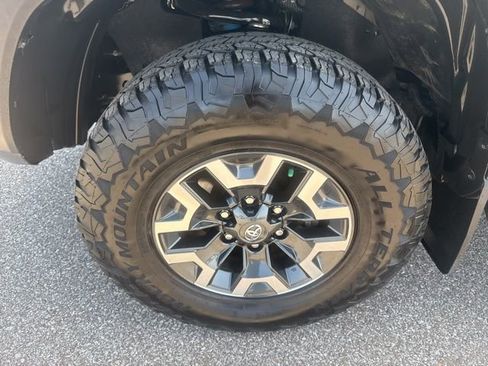Used 2021 Toyota Tacoma TRD Off-Road image 13